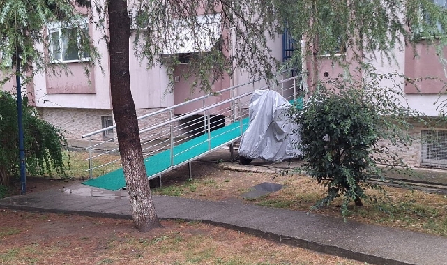 Evine girmek isterken canından oldu