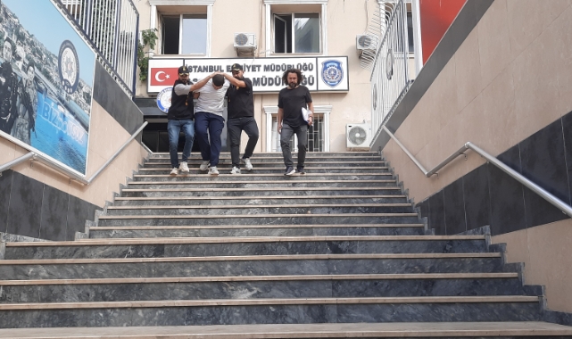 Evinin önünde bekleyip ateş etti: 1 ölü
