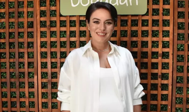 Ezgi Mola: Herkes tavsiye veriyor