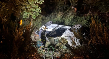 Feci kaza! Otomobil şarampole uçtu