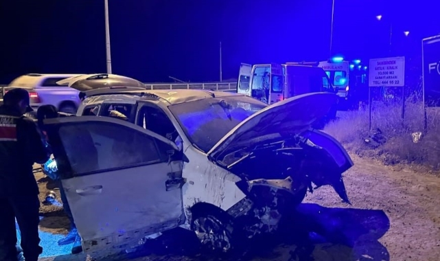 Feci kaza! Yoldan çıkarak devrildi