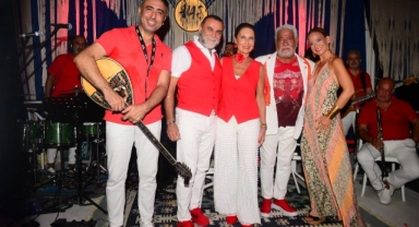 Fedon ve orkestrası kırmızı beyaz