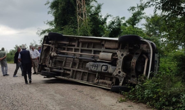 Fındık işçilerini taşıyan minibüs devrildi: 6 yaralı