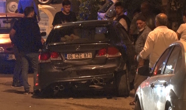 Freni tutmayan iş makinesi park halindeki araçlara çarptı