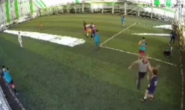 Futbol antrenöründen 12 yaşındaki çocuğa dayak
