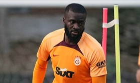 Galatasaray'da Tanguy Ndombele ilk antrenmanına çıktı