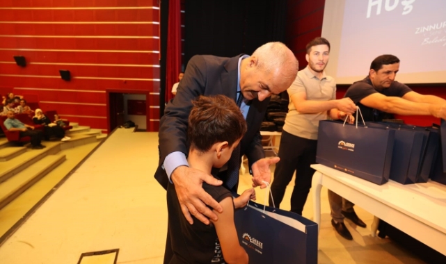 Gebzeli öğrencilere kırtasiye desteği