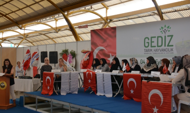 Gediz'de kadın çiftçiler için bilgi yarışması düzenlendi
