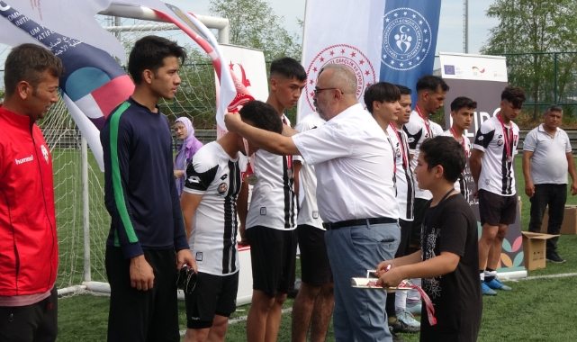 Göçmenlerin futbol turnuvası sona erdi