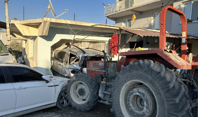 Hatay'da traktör, evin duvarını yıkıp içeri girdi!