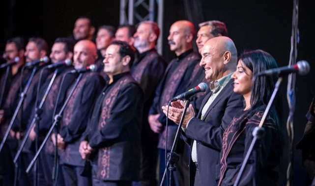 Hatay Medeniyetler Korosu'ndan İzmir'de teşekkür konseri