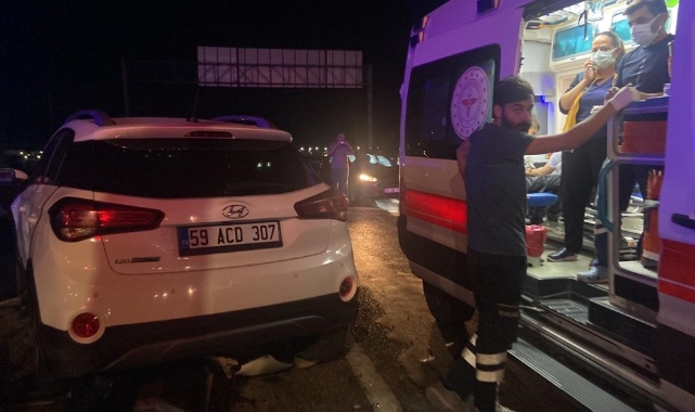 İki araç kafa kafaya çarpıştı: 2'si çocuk 4 yaralı