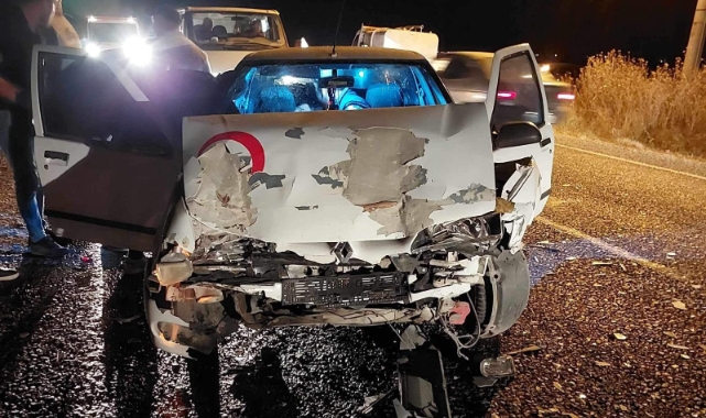 İki otomobilin çarpıştığı kazada baba ile oğlunu ölüm ayırdı