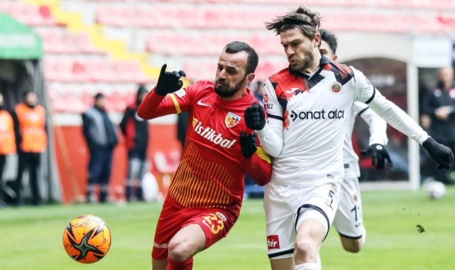İlhan Parlak futbolu bıraktı
