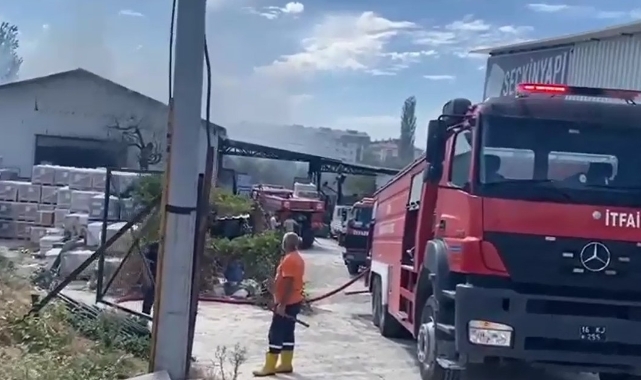 İnşaat malzeme deposunda yangın