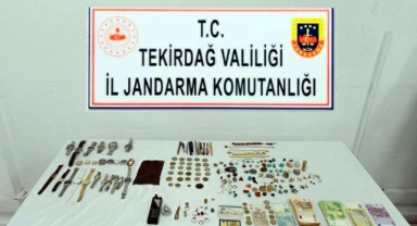 İranlı kaçağın çantasında saat ve objeler ele geçirildi