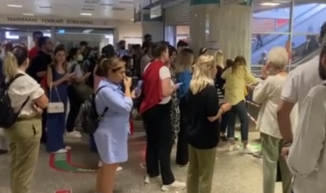 İstanbul'da metro bozuldu!