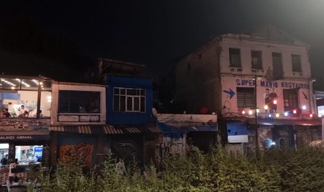 İstanbul'da tarihi handa yangın