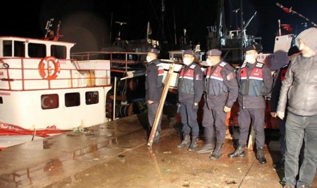 İzmir'de 11 adrese eş zamanlı uyuşturucu operasyonu
