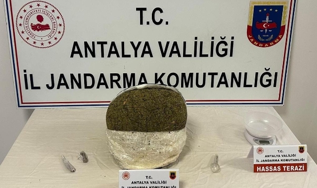 Jandarma operasyonunda 5 kilo 300 gram skunk ele geçirildi
