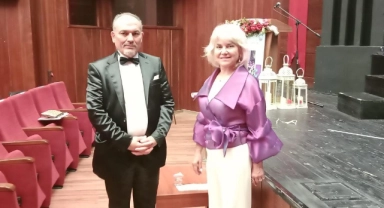 Kadife sesli sunucu Sebahat Mutlu