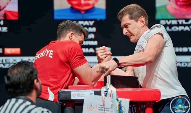 Kamuz, Dünya Bilek Güreşi Şampiyonasından ikinci oldu