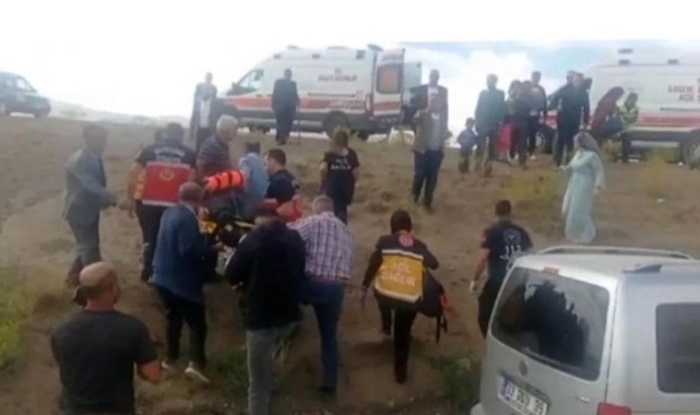 Kamyonet şarampole devrildi: 5 yaralı