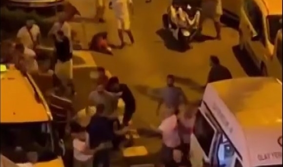 Karakolun sokağını savaş alanına çevirdiler