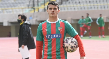 Karşıyaka'da gençlerin gözü formada