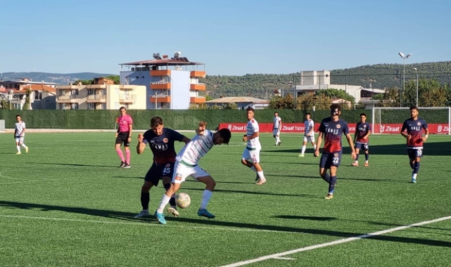 Karşıyaka zirveyi bırakmamakta kararlı