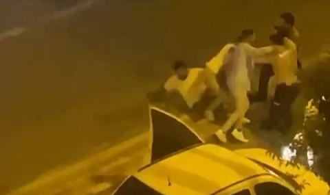 Kavga ettiler domino taşı gibi devrildiler
