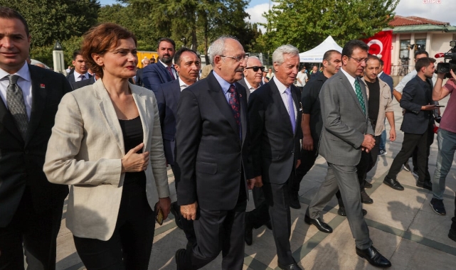 Kılıçdaroğlu ve İmamoğlu Adnan Menderes'in kabrini ziyaret etti