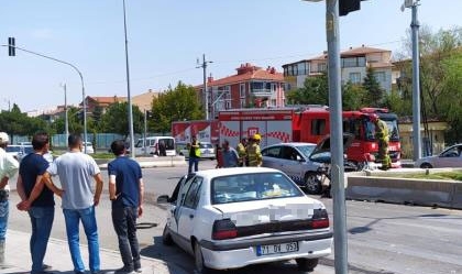 Kırıkkale'de iki otomobil çarpıştı: 2 yaralı