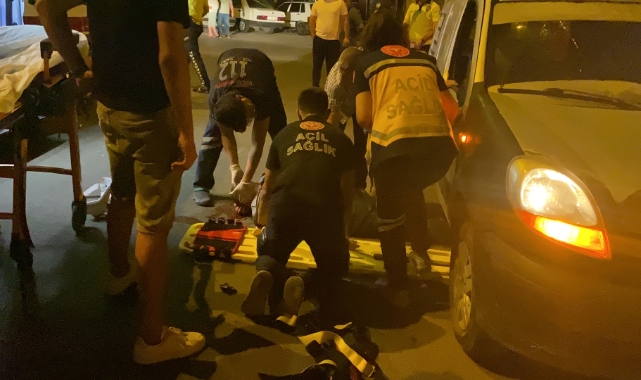 Kontrolden çıkan kamyonet refüje çarptı