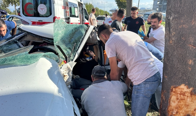Kontrolden çıkan otomobil ağaca çarptı: 1’ağır 2 yaralı