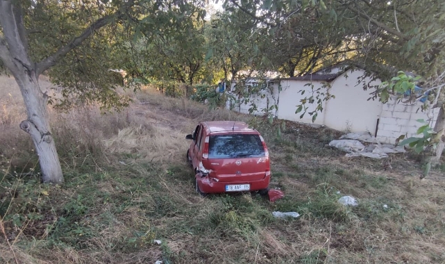 Kontrolden çıkan otomobil tarlaya girdi