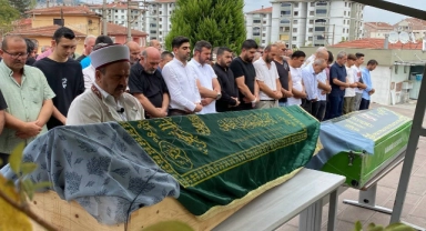 Korkunç cinayet: Anne ve kızı toprağa verildi