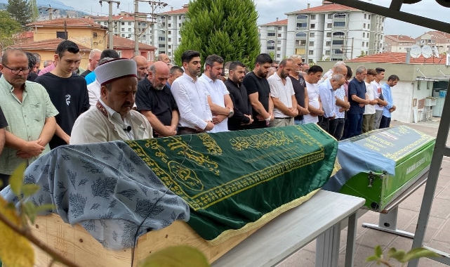 Korkunç cinayet: Anne ve kızı toprağa verildi