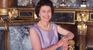 Kraliçe Elizabeth ölümünün birinci yılında anılıyor