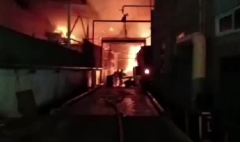 Madeni yağ fabrikasında yangın
