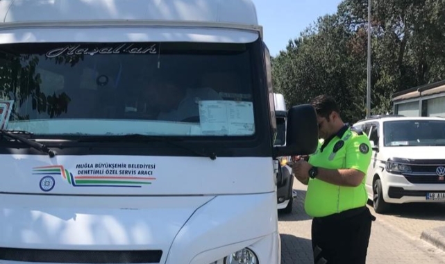 Marmaris’te trafik ekipleri okul servislerini denetledi
