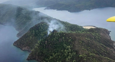Marmaris yangınına müdahale sürüyor