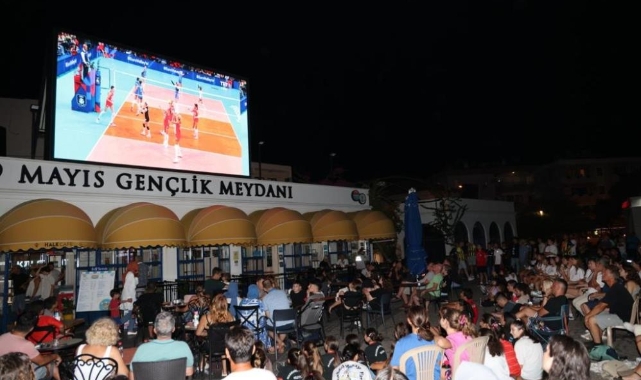 Marmarisliler tek yürek oldu Filenin sultanlarını izledi