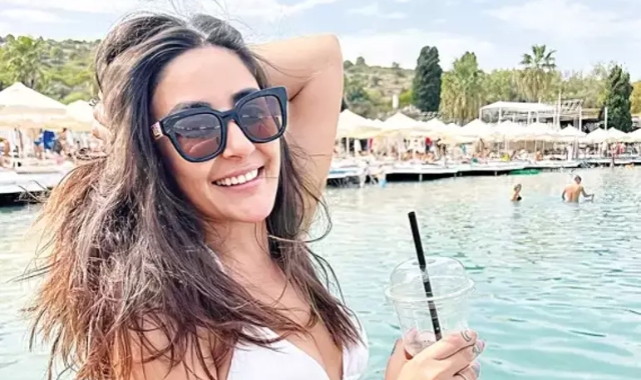 Melek Mosso'nun tatil keyfi