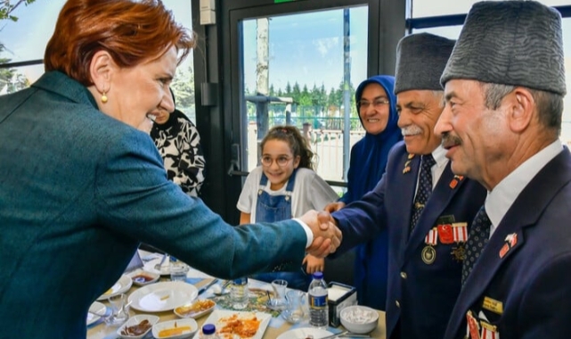 Meral Akşener gazilerle buluştu