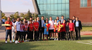 Milli Eğitim Müdürlüğünden Kayserispor'a moral ziyareti