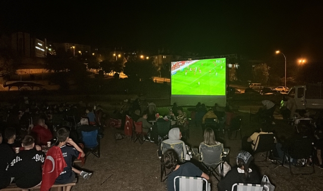 Milli maç heyecanı dev ekranda