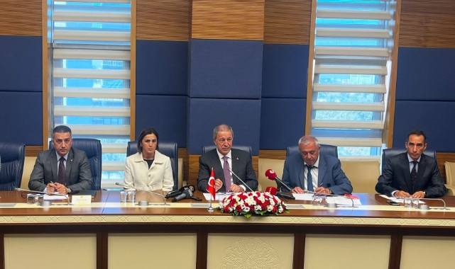 Milli Savunma Komisyonu Başkanı Akar, Moğolistan heyetiyle görüştü