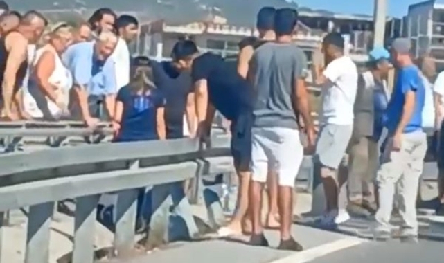 Motosiklet sürücüsü bariyerlere çarptı! 1 ölü