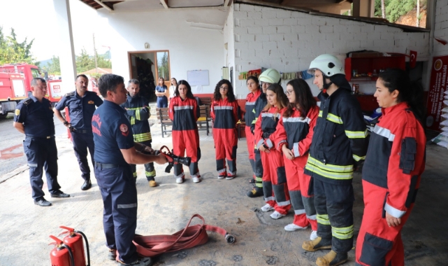 Muğla'da 15 gazeteci "Temel İtfaiyecilik Eğitimi" aldı